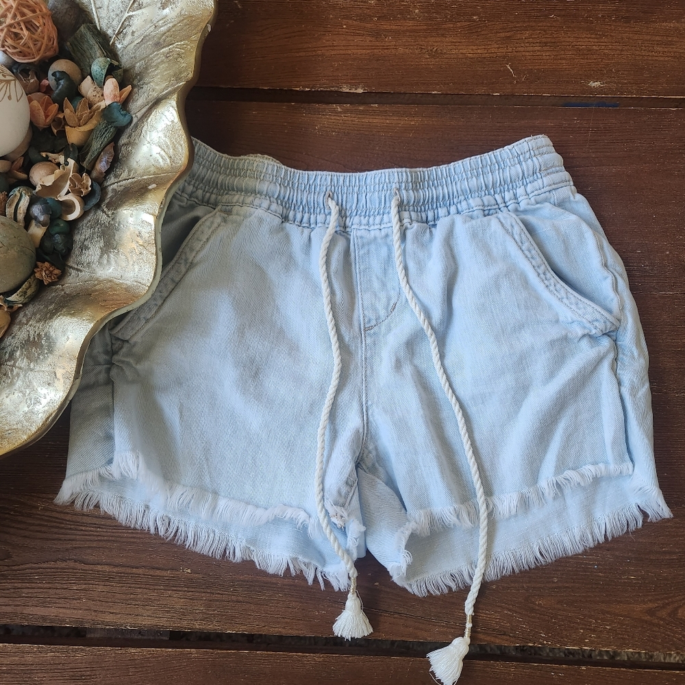 💛 Denim shorts